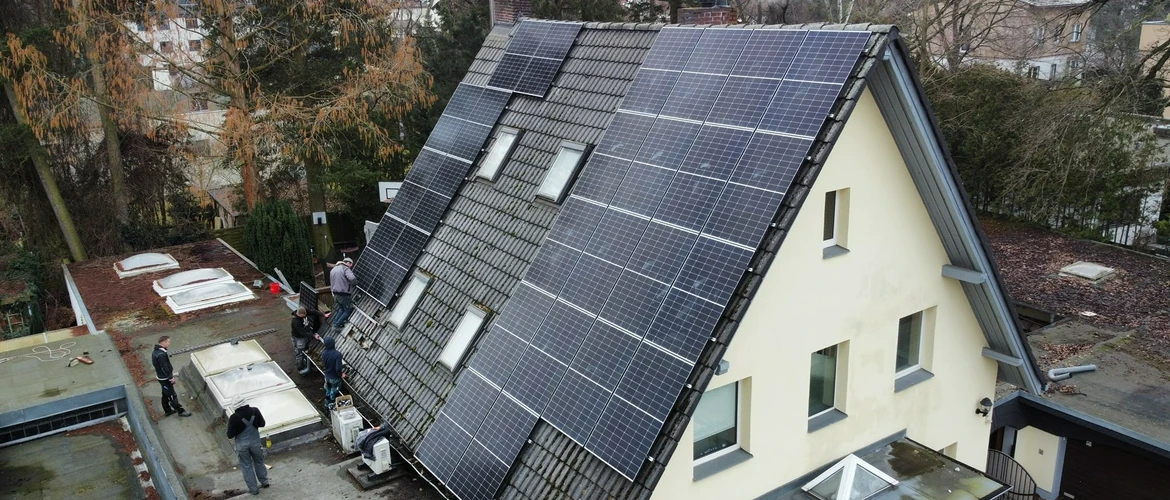 panele fotowoltaiczne na&nbsp;dachu